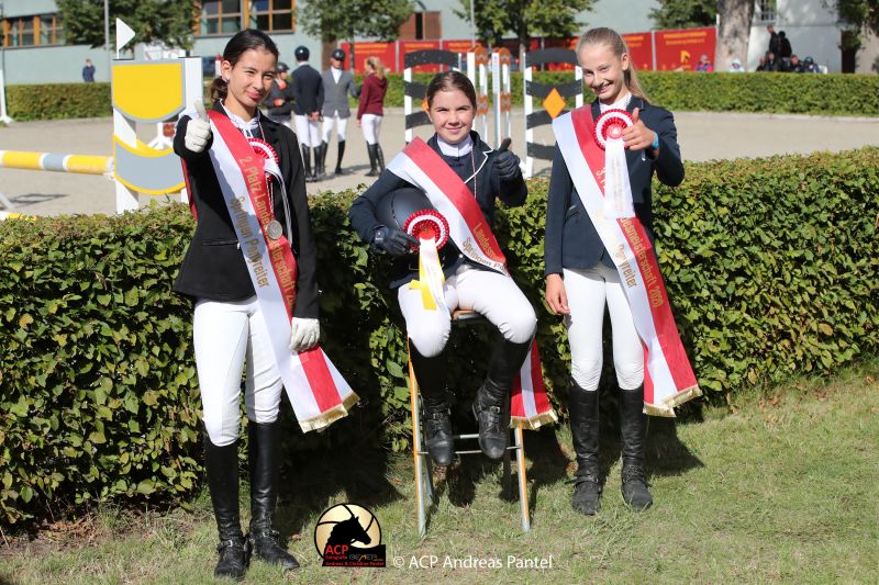 Medaillenträgerinnen Spring-Championat BBG 2020 Ponyreiter | Foto: ACP Fotografie Pantel